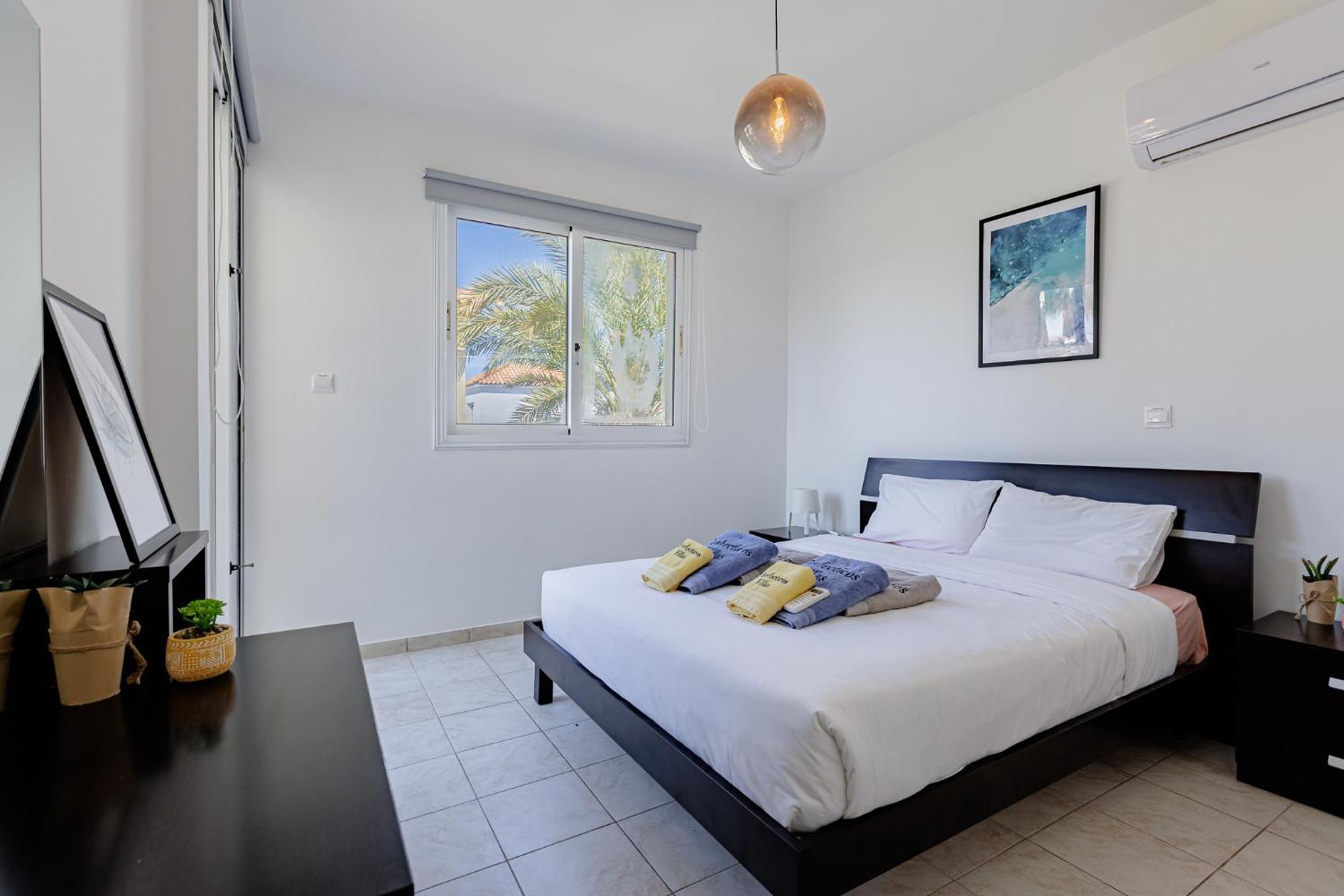 Villa Lynn Chill Out Seaview Aya Napa Dış mekan fotoğraf