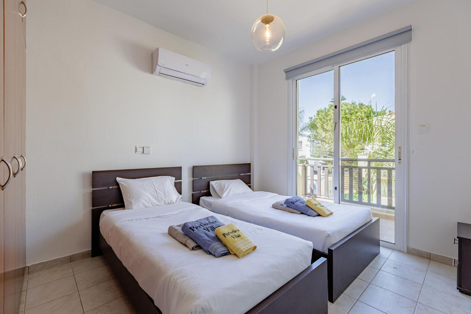 Villa Lynn Chill Out Seaview Aya Napa Dış mekan fotoğraf